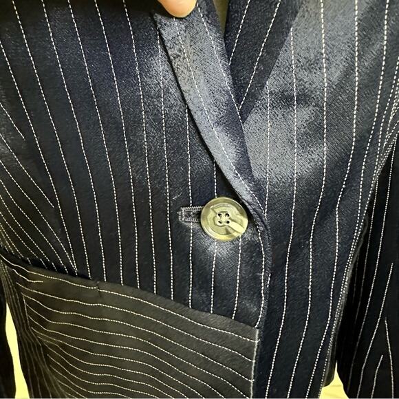 Banana Republic Women’s Navy Pinstripe Blazer Size 8P - Picture 16 of 16